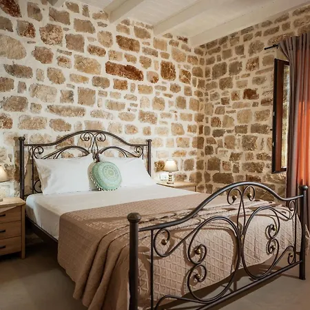 Petalo Villa Éxo Hóra